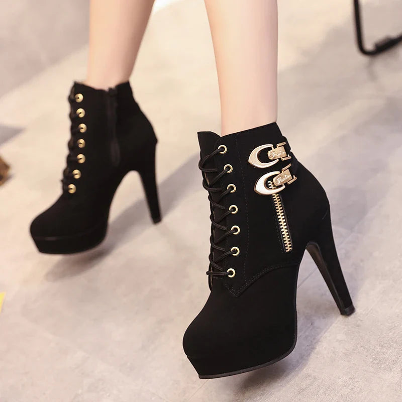 Botas de Tornozelo com Fivela Echo Boots