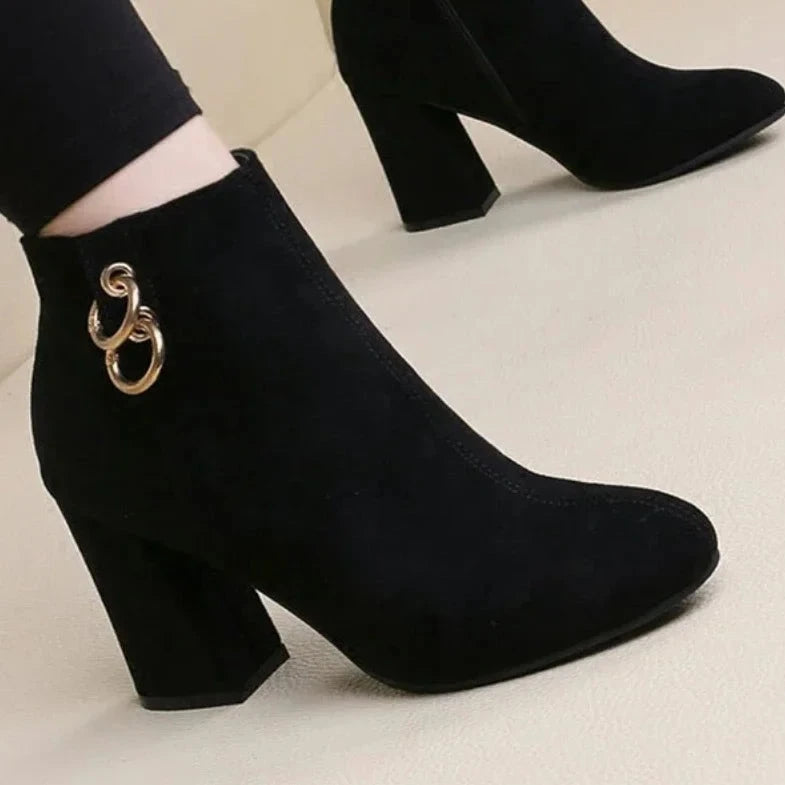 Bota com Salto All Black Aurora