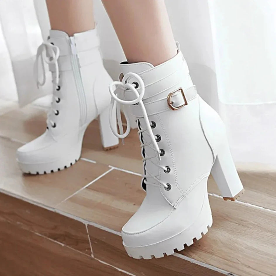 Botas de Tornozelo com Fivela Sparkle